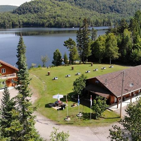 Motel Ours Bleu Lac-Saguay Exteriér fotografie