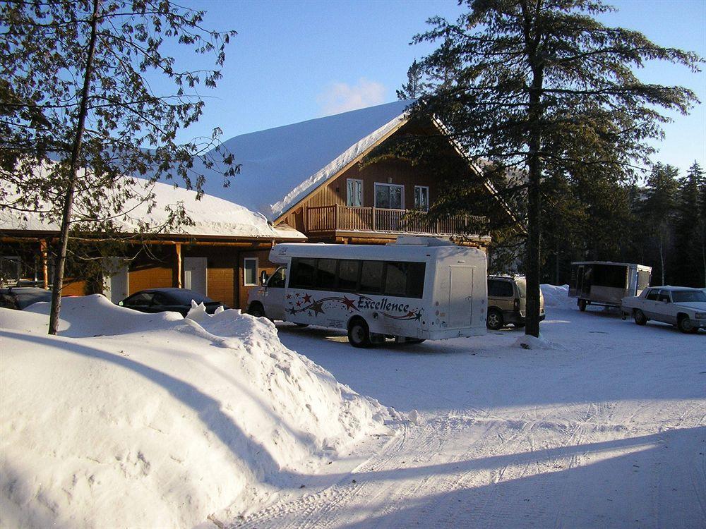 Motel Ours Bleu Lac-Saguay Exteriér fotografie