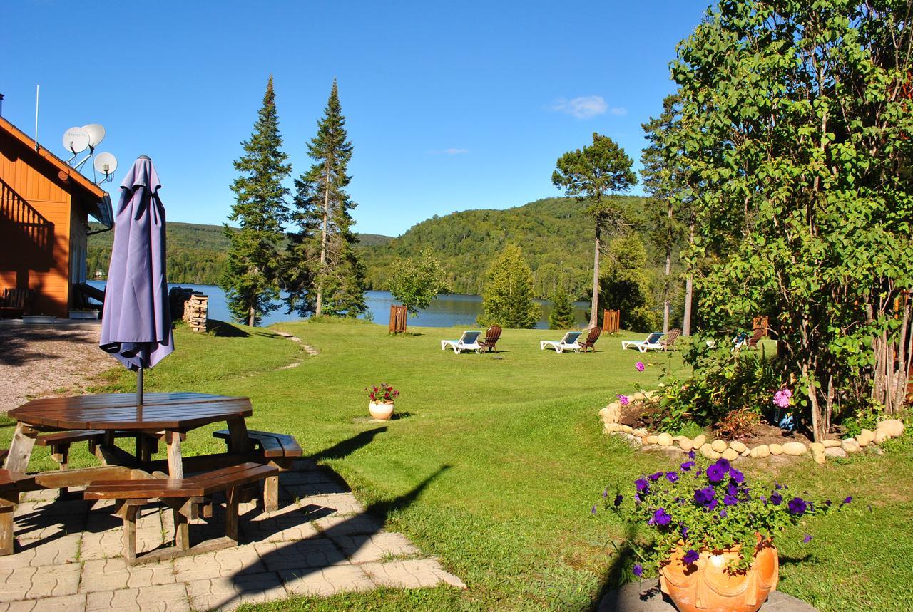 Motel Ours Bleu Lac-Saguay Exteriér fotografie