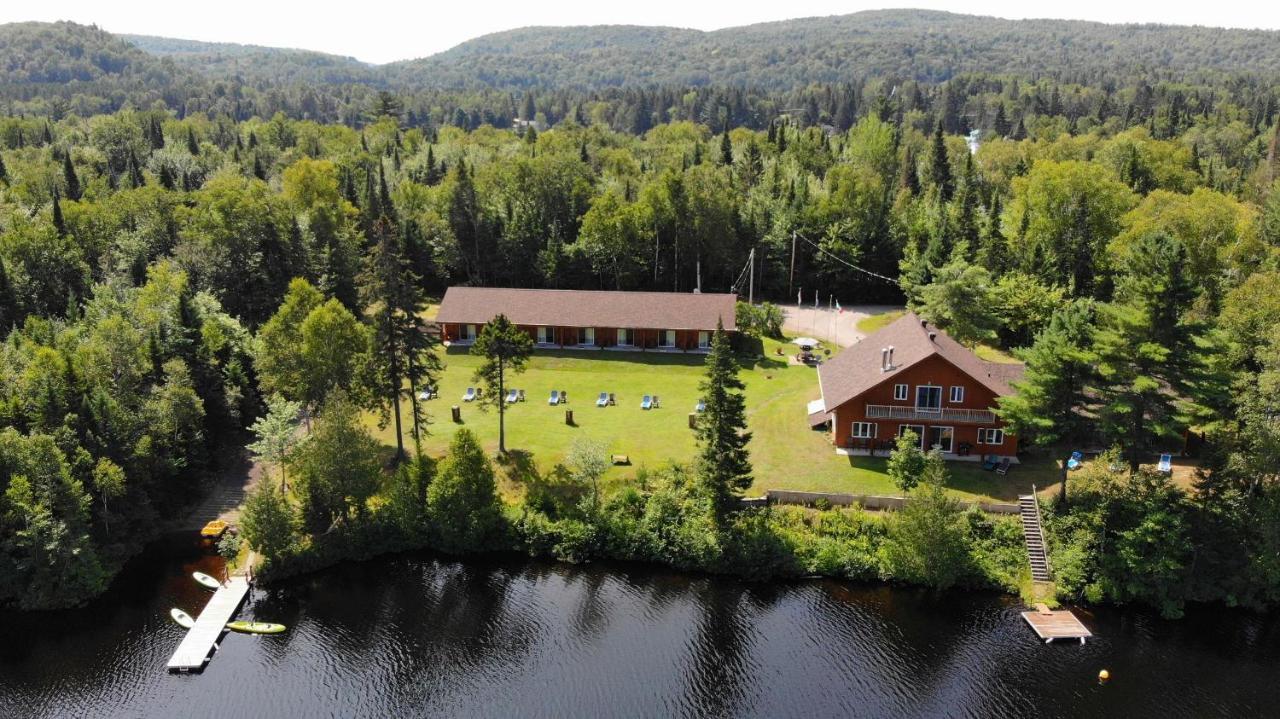 Motel Ours Bleu Lac-Saguay Exteriér fotografie